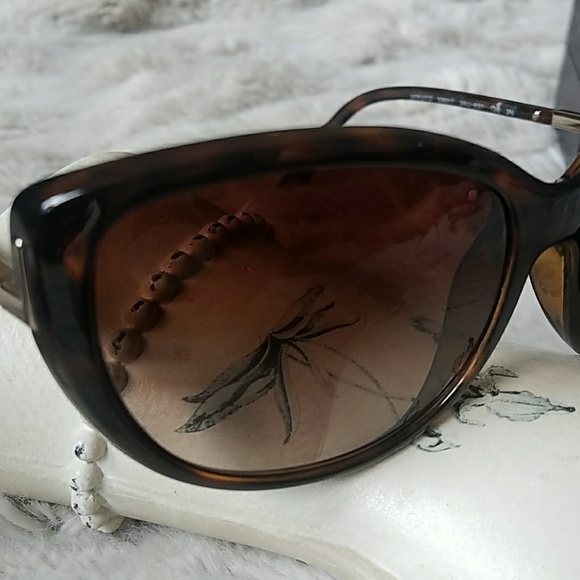 Authentic Prada sunglass EUC - Picture 3 of 7